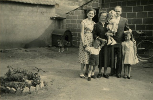 Alida Ceulemans Ronald Moens Margaretha Van Acker Willy Bekaert Roger Bekaert Laurette Moens